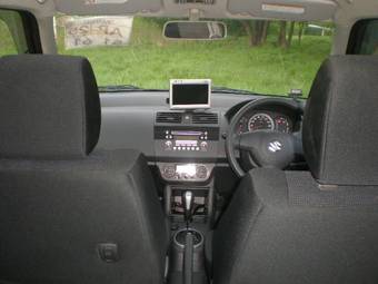 2005 Suzuki Swift Pictures