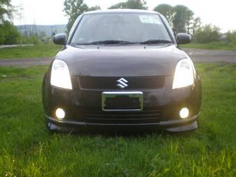 2005 Suzuki Swift Photos