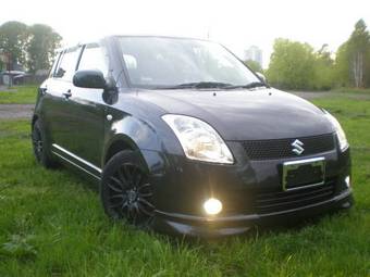 2005 Suzuki Swift Images