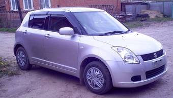 2005 Suzuki Swift Pictures