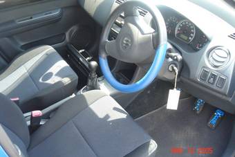 2005 Suzuki Swift Photos