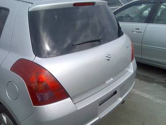 2005 Suzuki Swift Pictures