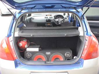 2005 Suzuki Swift Pictures