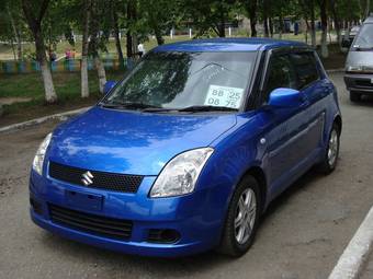 2005 Suzuki Swift Photos