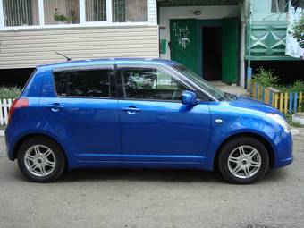 2005 Suzuki Swift Pictures