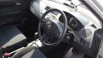 2005 Suzuki Swift Pictures