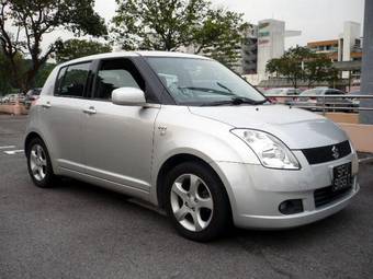 2005 Suzuki Swift Photos