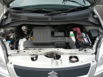 2005 Suzuki Swift Pictures