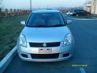 2005 Suzuki Swift Photos