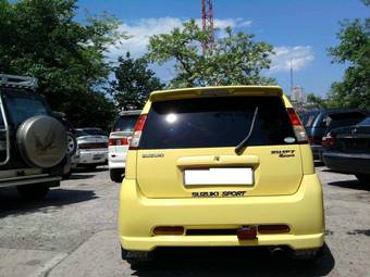 2005 Suzuki Swift Pictures