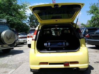 2005 Suzuki Swift Photos