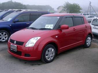 2005 Suzuki Swift Photos