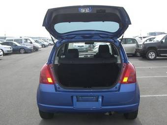 2005 Suzuki Swift Pictures