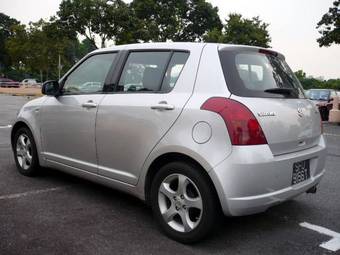 2005 Suzuki Swift Pictures