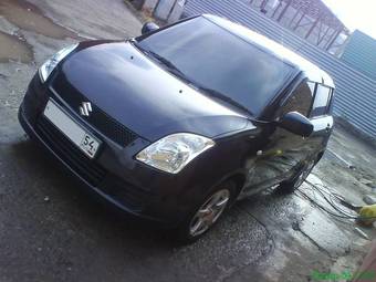 2005 Suzuki Swift Pictures