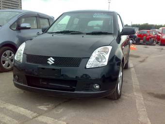 2005 Suzuki Swift Photos