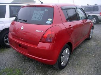 2005 Suzuki Swift Photos