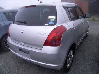 2005 Suzuki Swift Photos