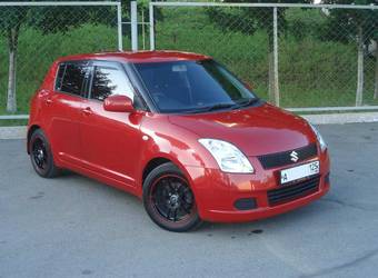 2005 Suzuki Swift Photos