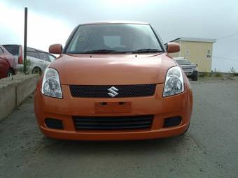 2005 Suzuki Swift Photos