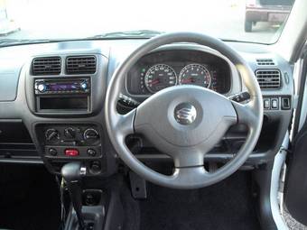 2005 Suzuki Swift Photos