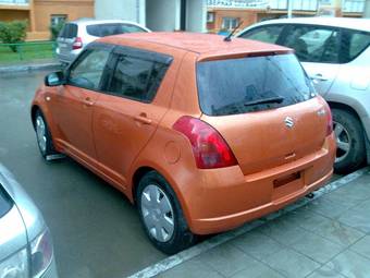 2005 Suzuki Swift Pictures