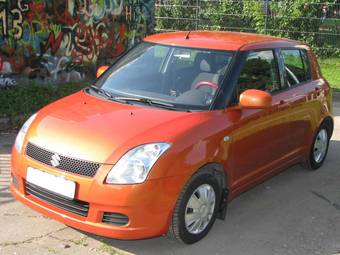 2005 Suzuki Swift Photos