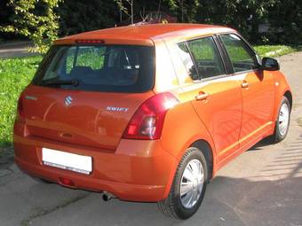 2005 Suzuki Swift Photos