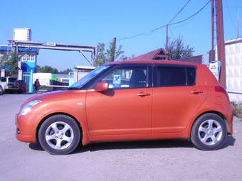 2005 Suzuki Swift Pictures