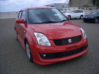 2005 Suzuki Swift Photos