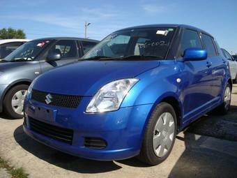 2005 Suzuki Swift Photos