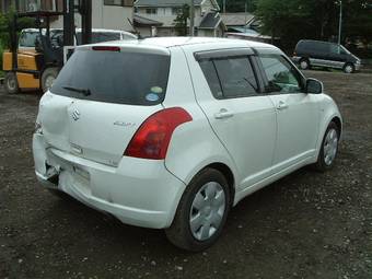 2006 Suzuki Swift Photos