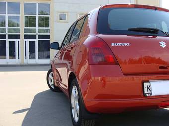 2007 Suzuki Swift Photos