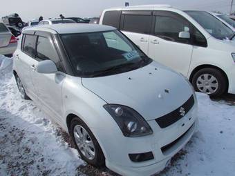 2010 Suzuki Swift Photos