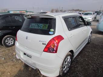 2010 Suzuki Swift Pictures