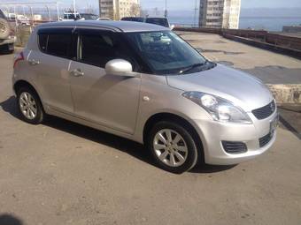 2010 Suzuki Swift Photos