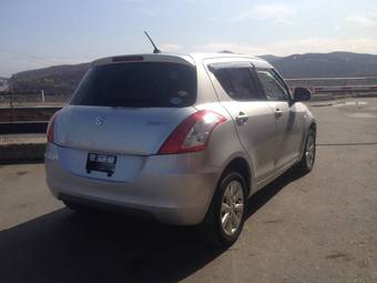 2010 Suzuki Swift Photos
