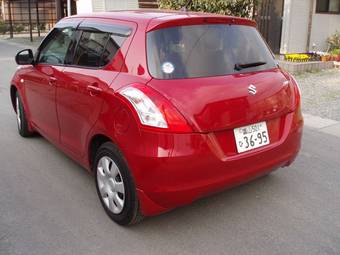 2011 Suzuki Swift Images