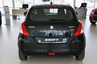 2011 Suzuki Swift Photos