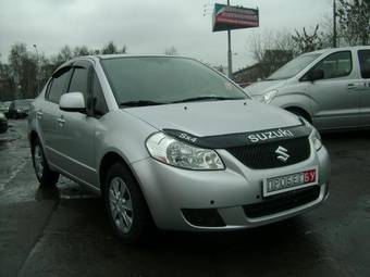 2010 Suzuki SX4 Sedan Photos