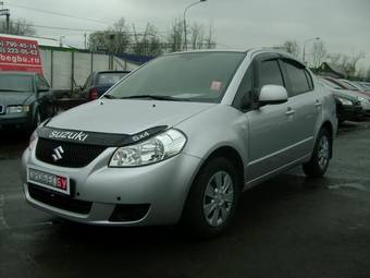 2010 Suzuki SX4 Sedan Photos