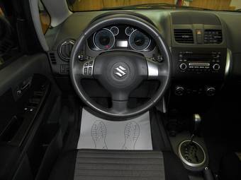 2010 Suzuki SX4 Sedan Photos