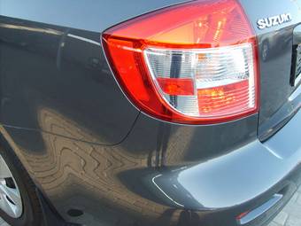 2011 Suzuki SX4 Sedan Pictures