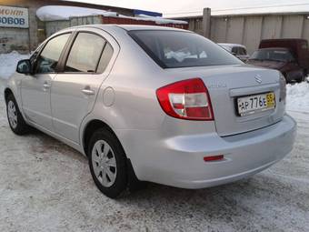 2011 Suzuki SX4 Sedan Pictures