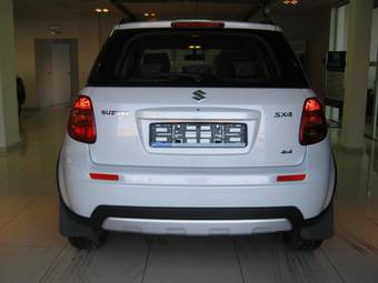 2011 Suzuki SX4 Sedan Photos