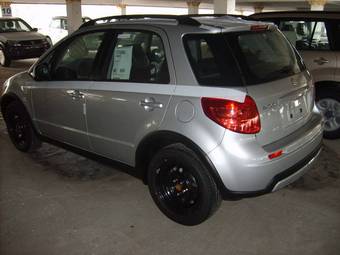 2010 Suzuki SX4 SUV Photos