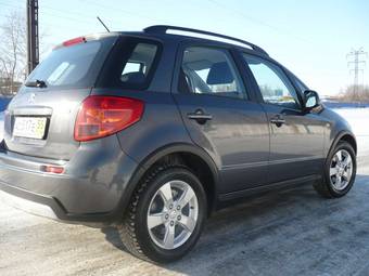 2010 Suzuki SX4 SUV Photos