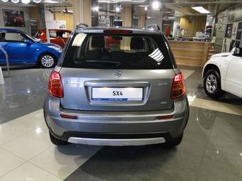 2011 Suzuki SX4 SUV Photos