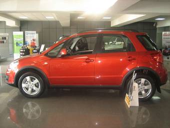 2012 Suzuki SX4 SUV Photos