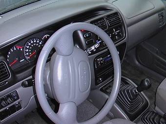 2000 Suzuki Vitara Photos